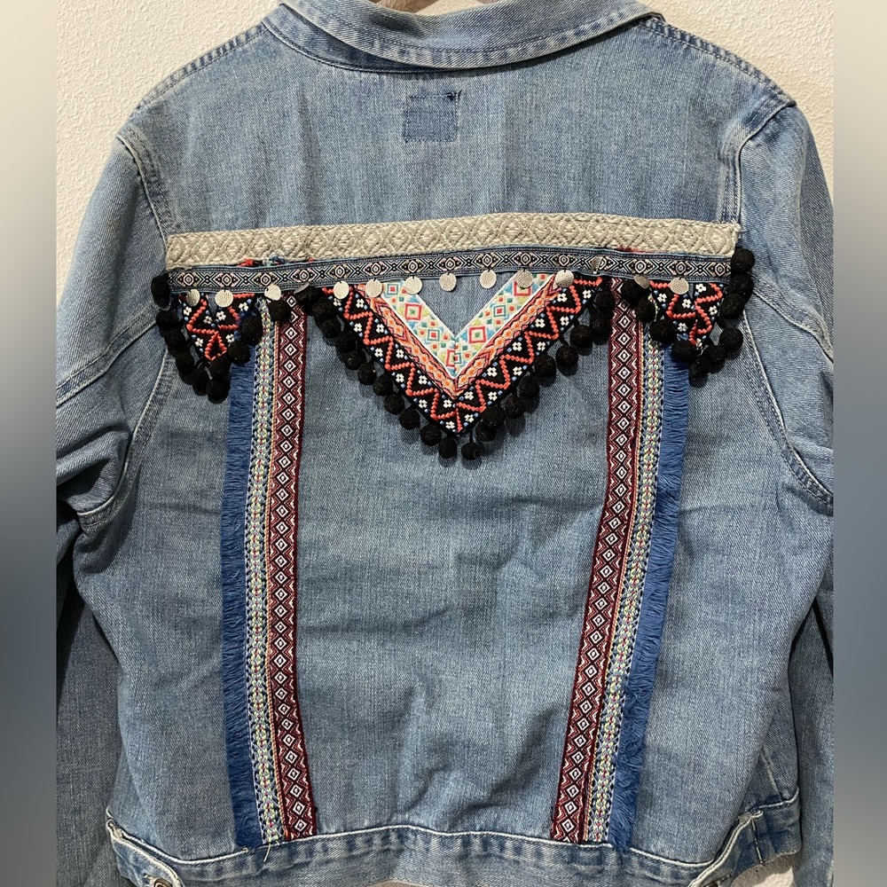 Statement Jacket - Picture 2 of 5
